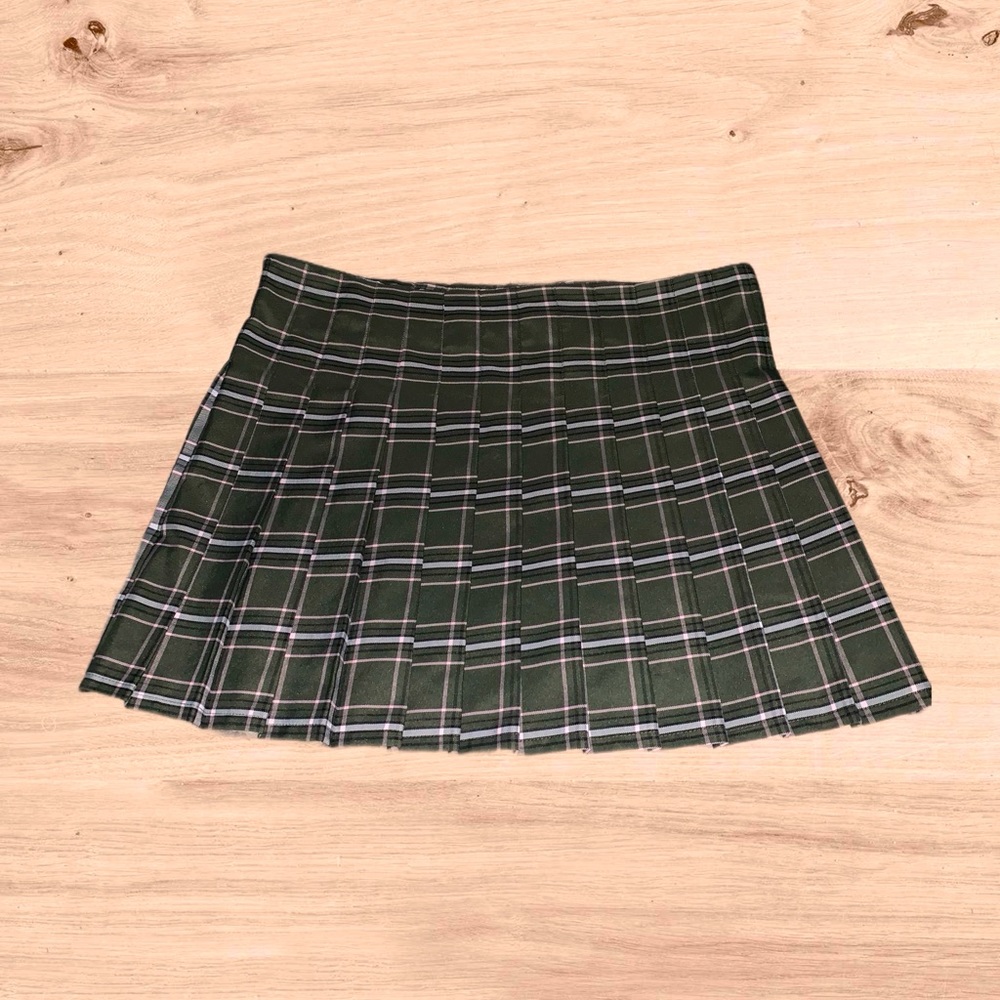 NWOT- No Boundaries Pleated Mini Skirt